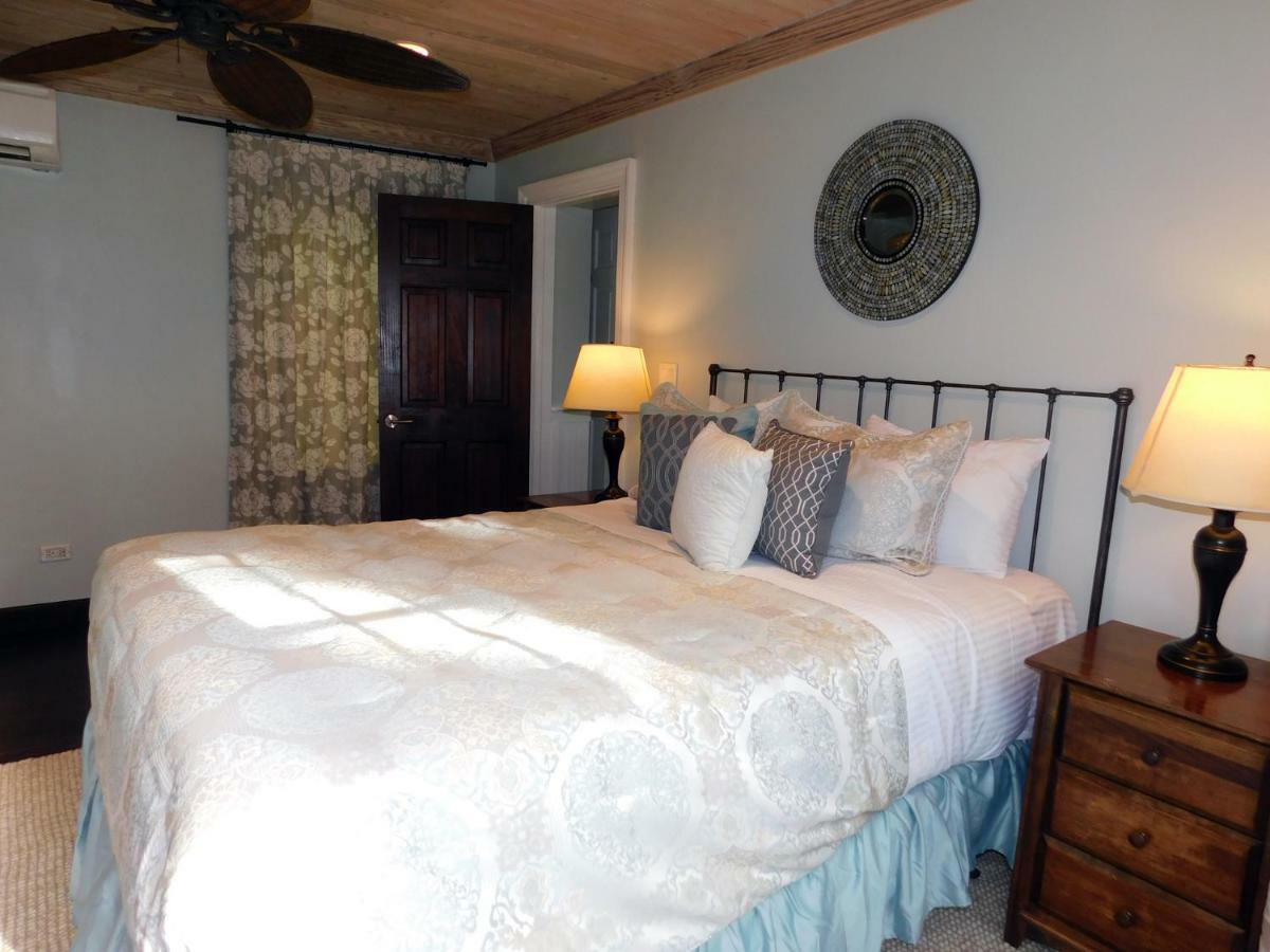 Hotel Sapodilla House Dunmore Town Exterior foto